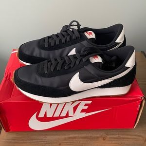 NWT- Nike DBrake Sneakers Size 9